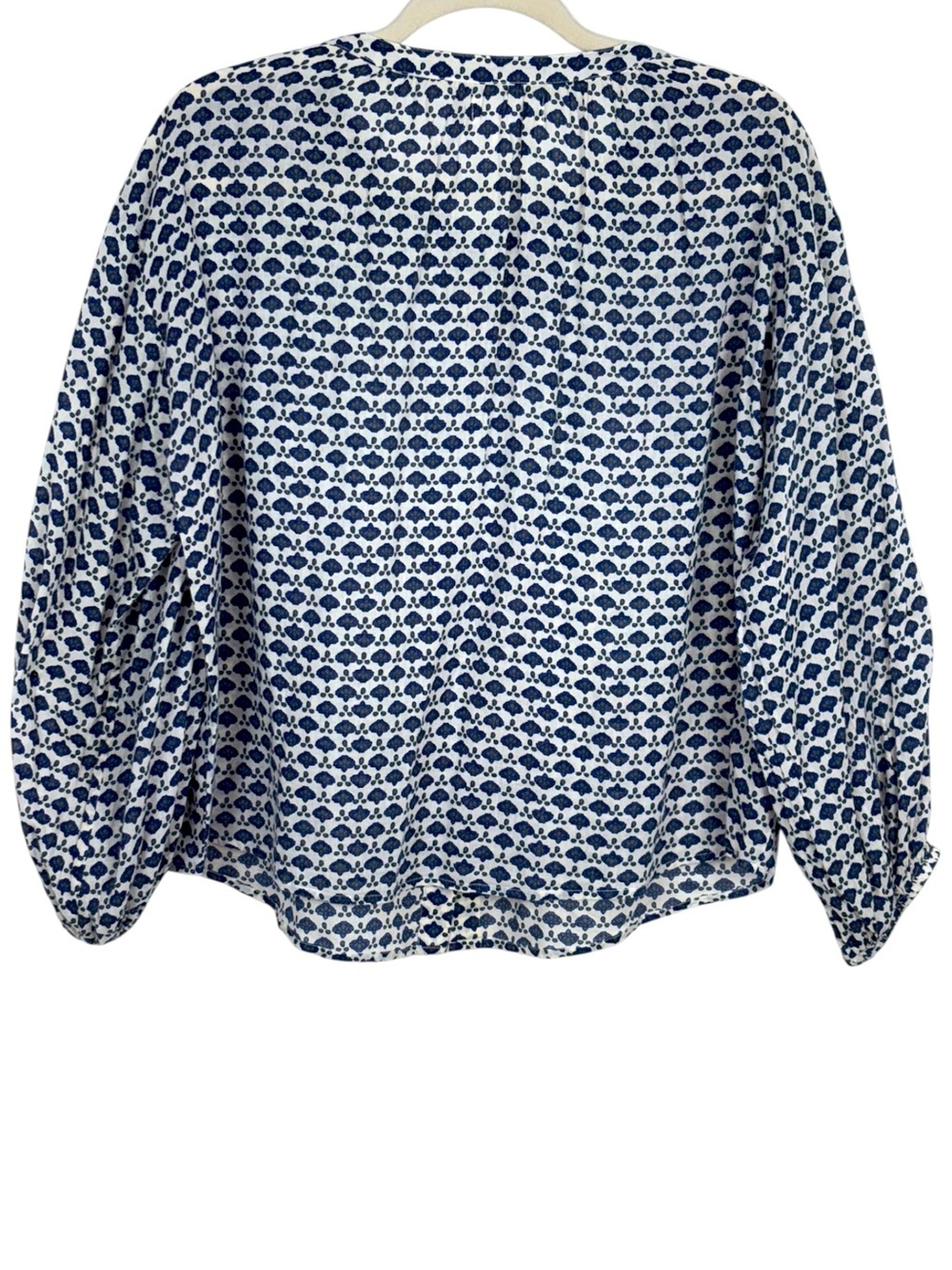 Velvet By Graham & Spencer Blue White Abstract Print Button Front 3/4 Sleeve Top - Picture 4 of 14
